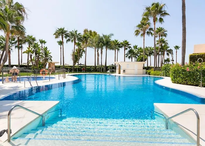 Lujo En Primera Linea De Playa En Bahia De La Plata, Apartment Estepona