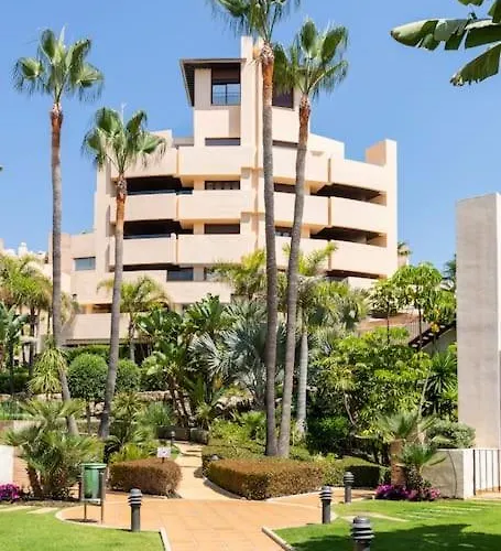 Lujo En Primera Linea De Playa En Bahia De La Plata, Apartment Estepona